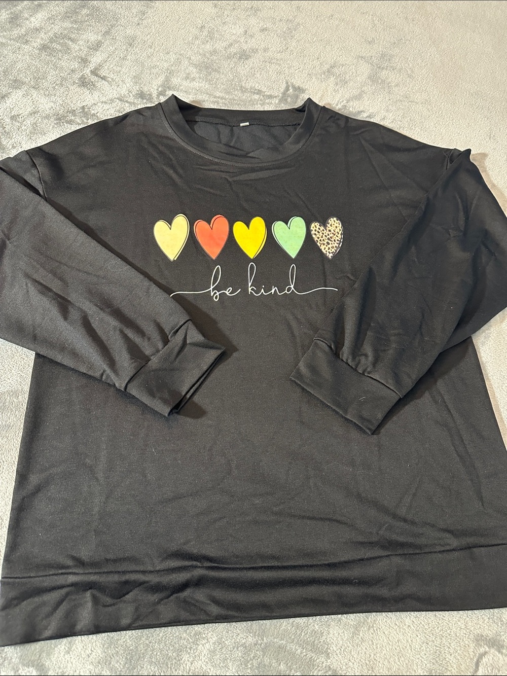 NWOT Be Kind Heart Graphic Long Sleeve Tee - Black Sz L ❤️💛💚🤎